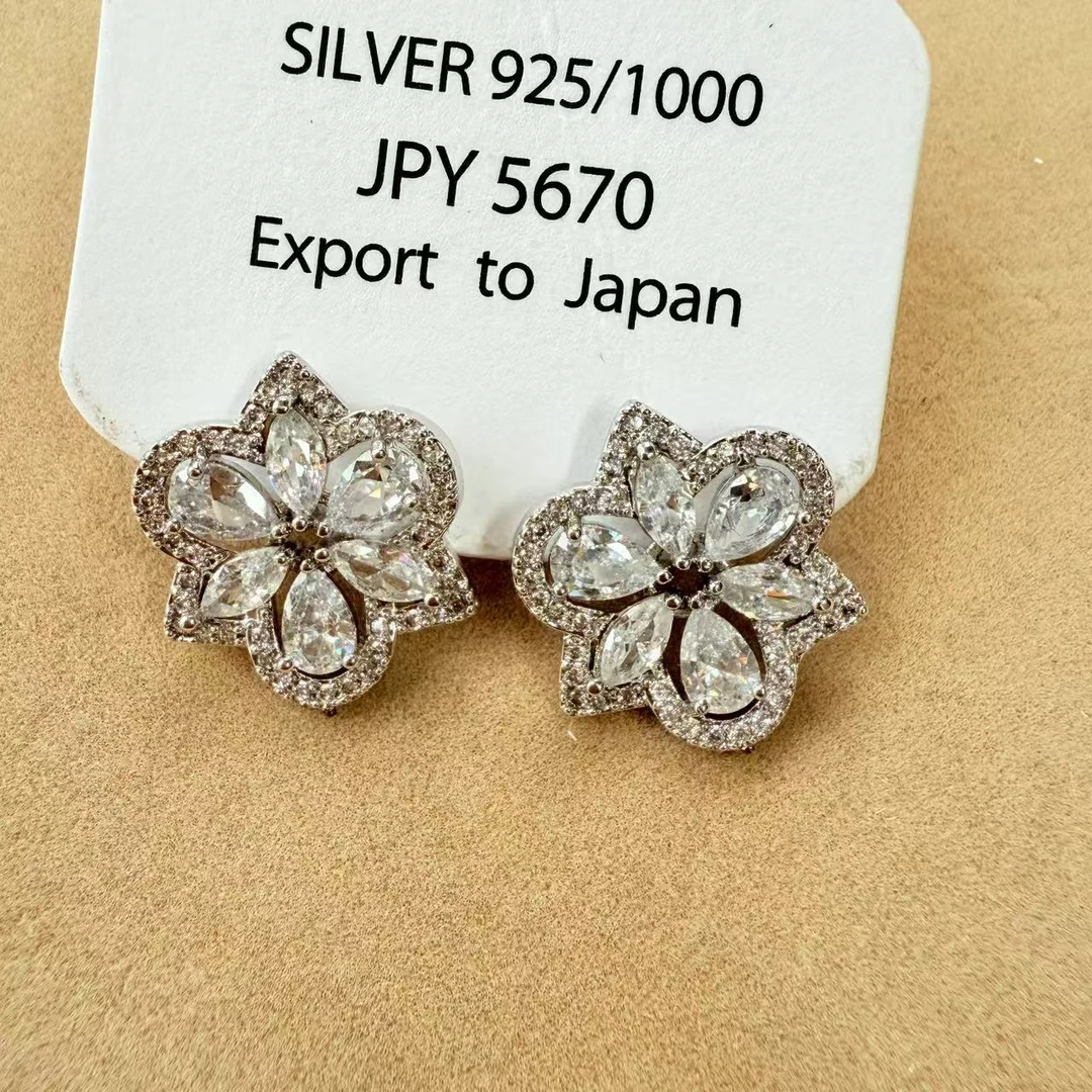 铜合金锆石耳饰 688#锆石花瓣耳钉