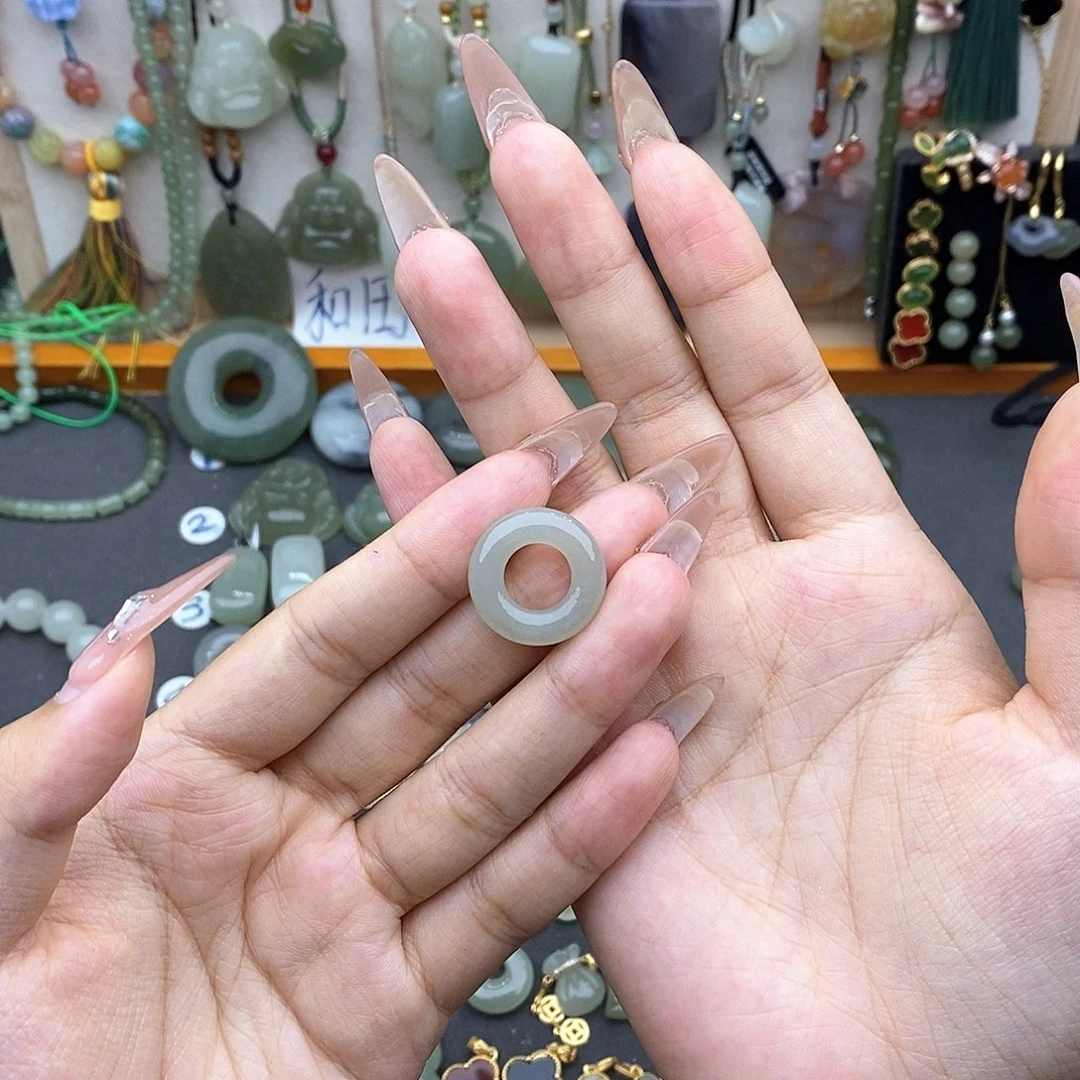 和田玉未镶嵌吊坠(不含链)