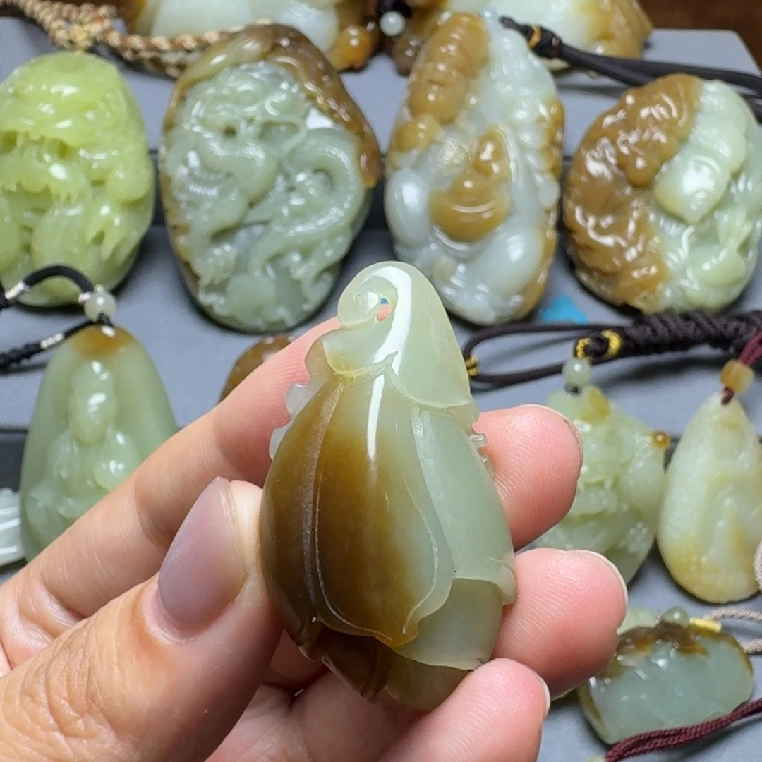 颈饰未镶嵌和田玉