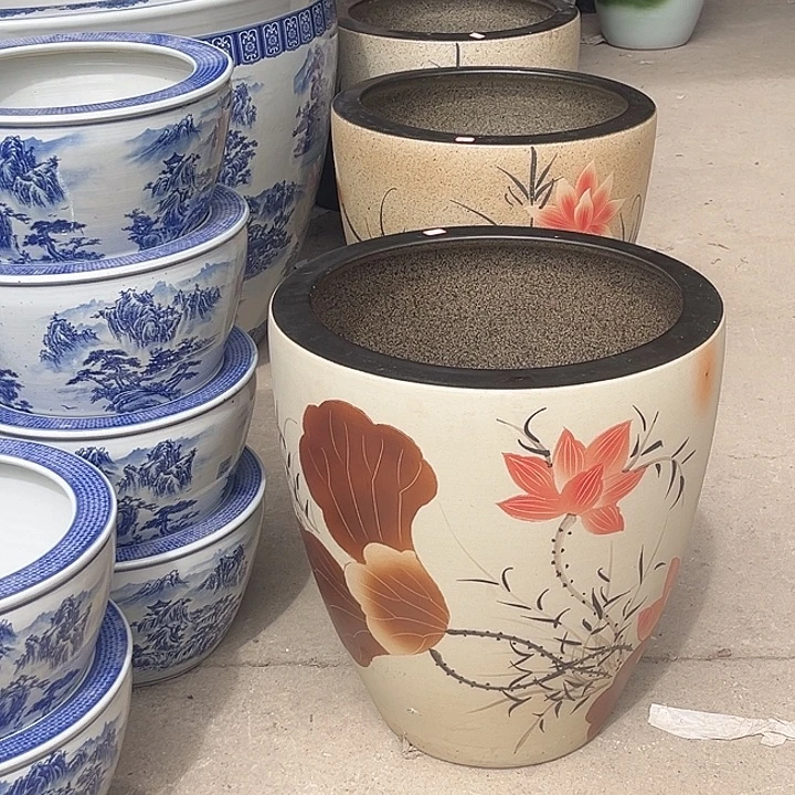 李***然景德镇陶瓷鱼缸艺术