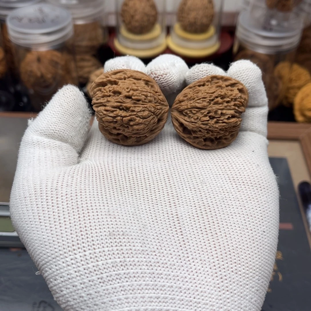 吉***王吊坠文玩核桃天使之翼南疆