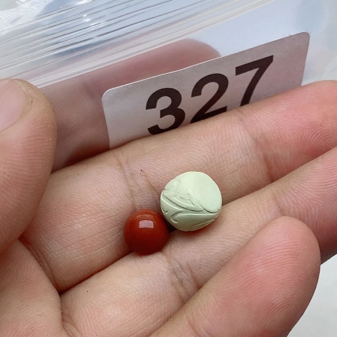 陇***行未镶嵌南红玛瑙珠宝奇石