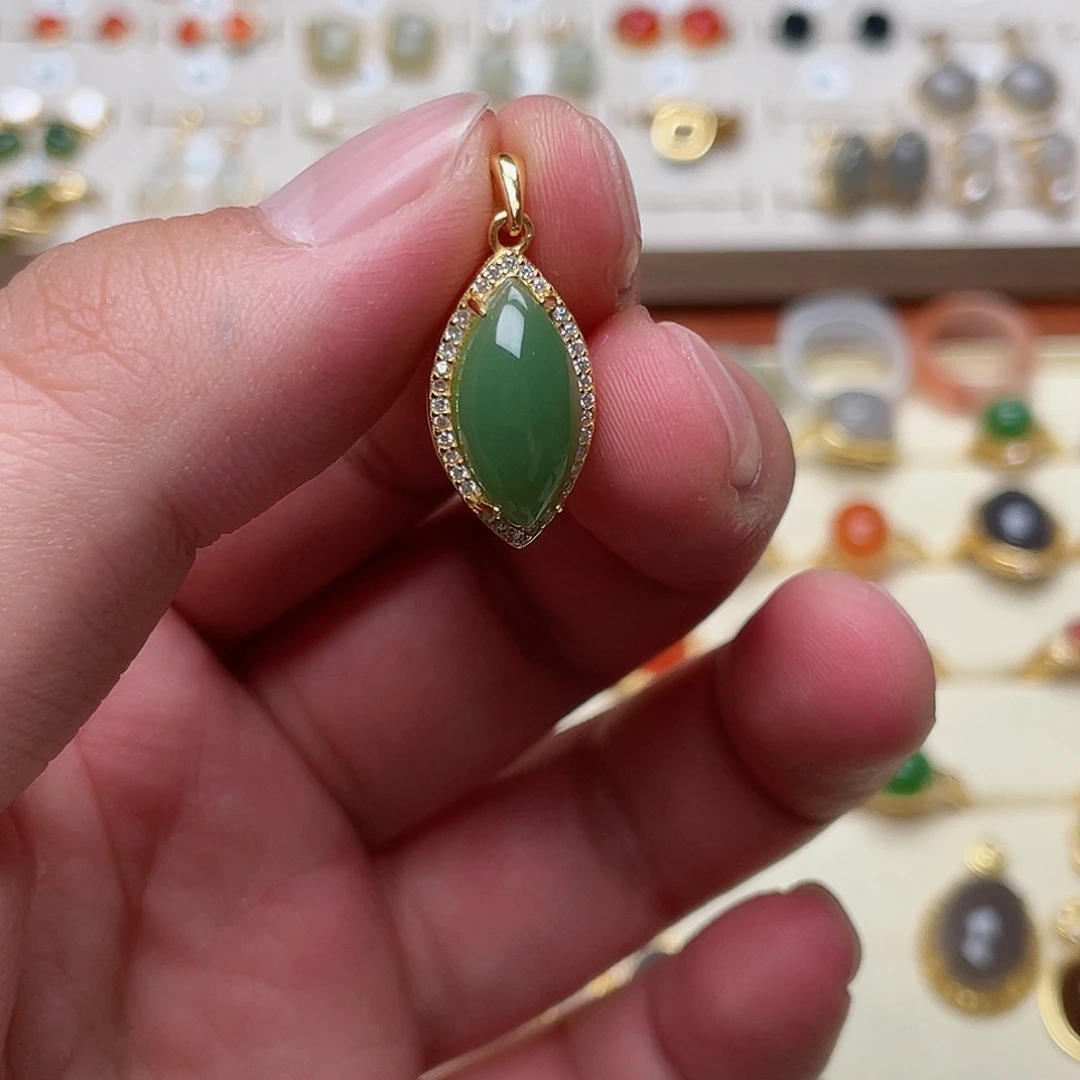 和田玉吊坠银S925镶嵌