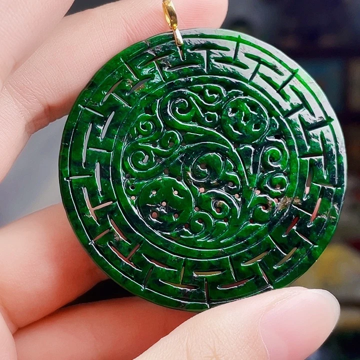 翡翠18K金镶嵌颈饰多样性