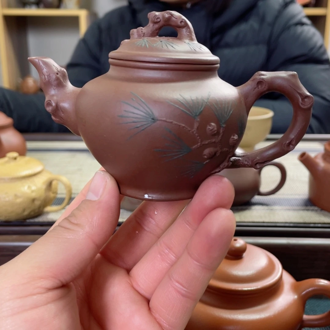 紫砂茶壶松报春130ccccccc