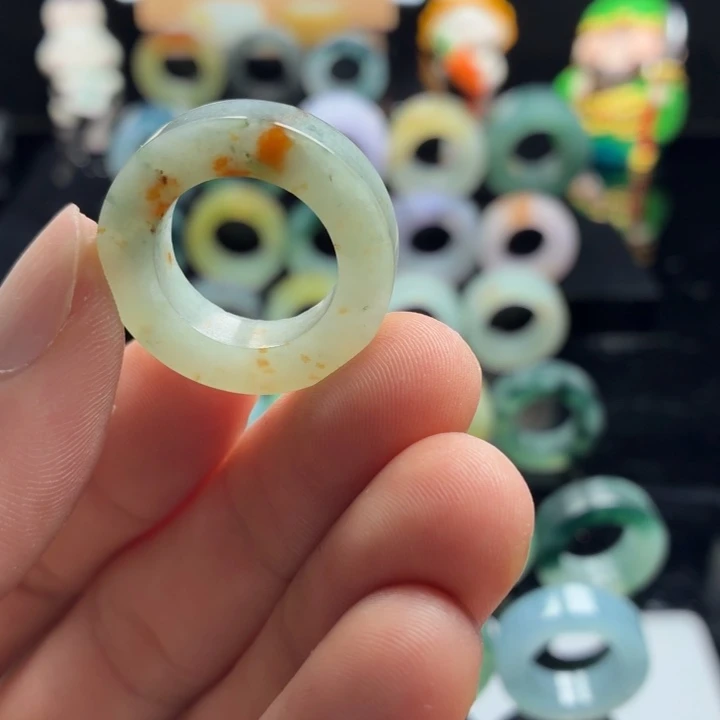 定制翡翠未镶嵌戒指