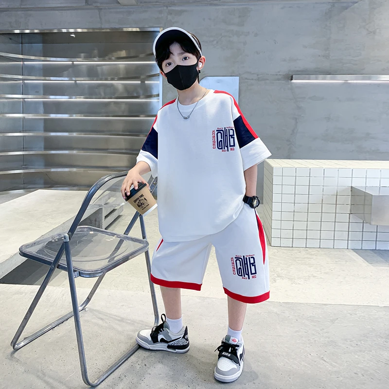 男童洋气夏装套装2025新款中大童拼色休闲男孩夏季痞帅时髦两件套