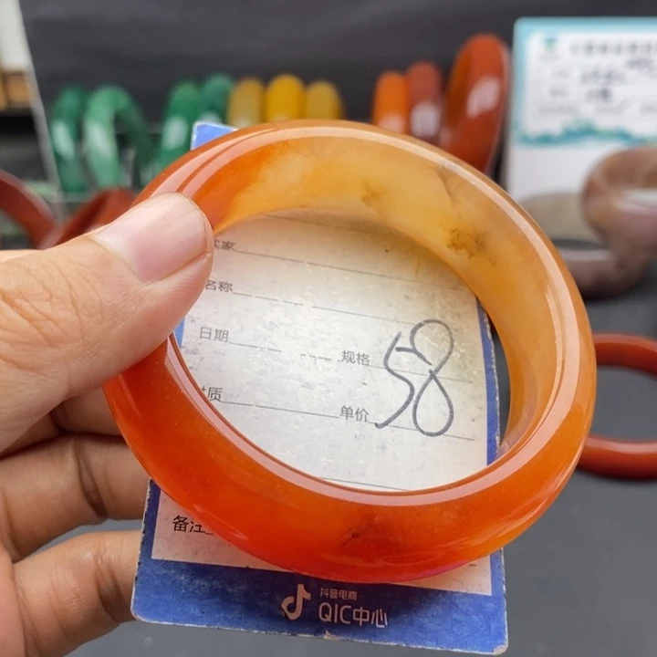 未镶嵌手镯石英质玉
