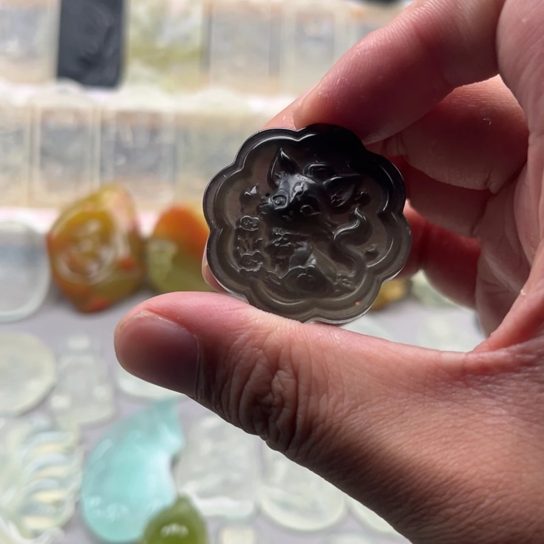 未镶嵌蛇纹石玉颈饰