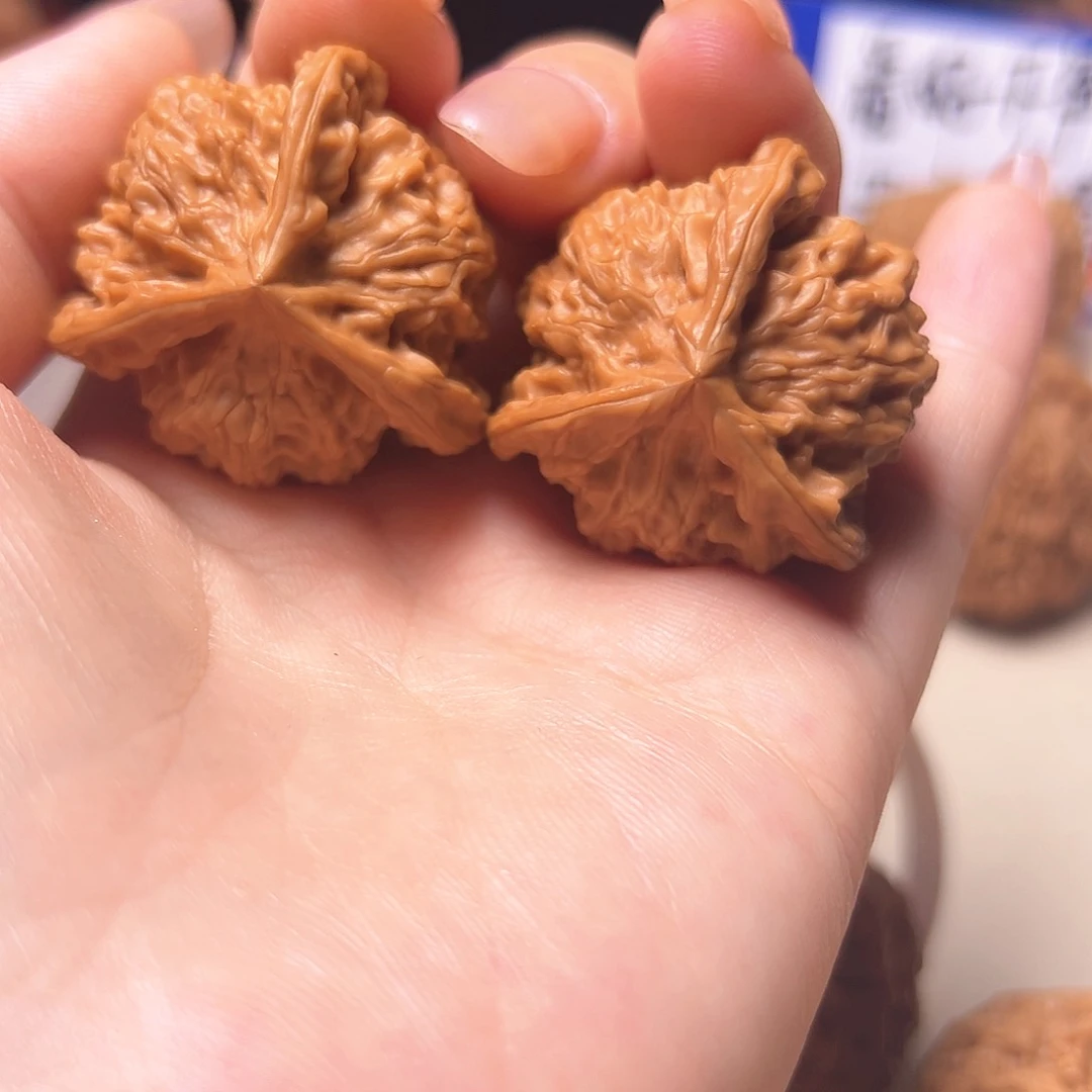 文玩核桃把件37三棱全