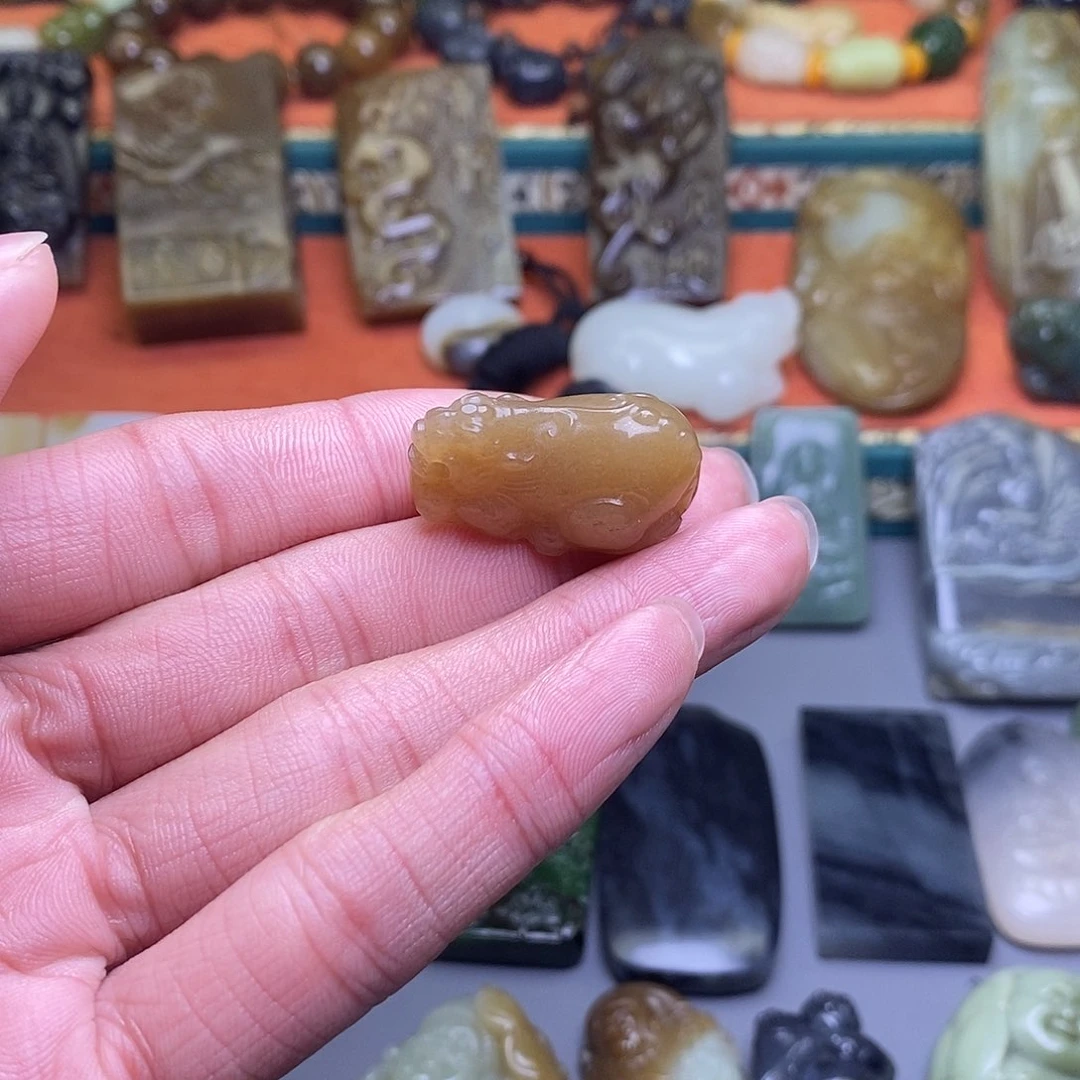 和田玉颈饰未镶嵌