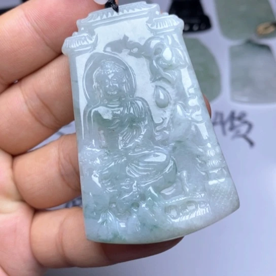 嚣***张翡翠未镶嵌颈饰翡翠