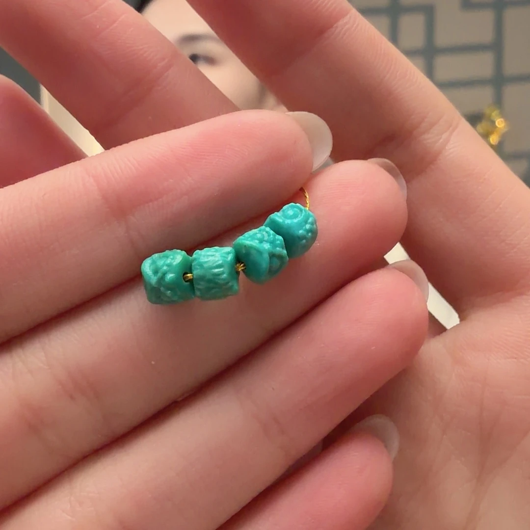 绿松石未镶嵌颈饰