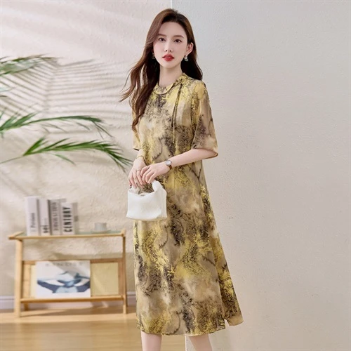 常规今年流行连衣裙女2025春感夏季妈妈装时尚气质印花中长款裙子