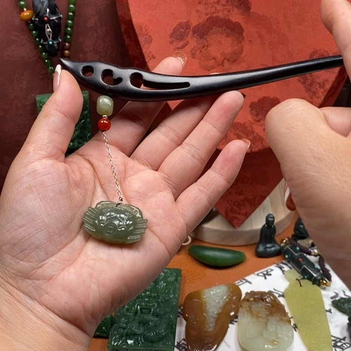 颈饰未镶嵌和田玉