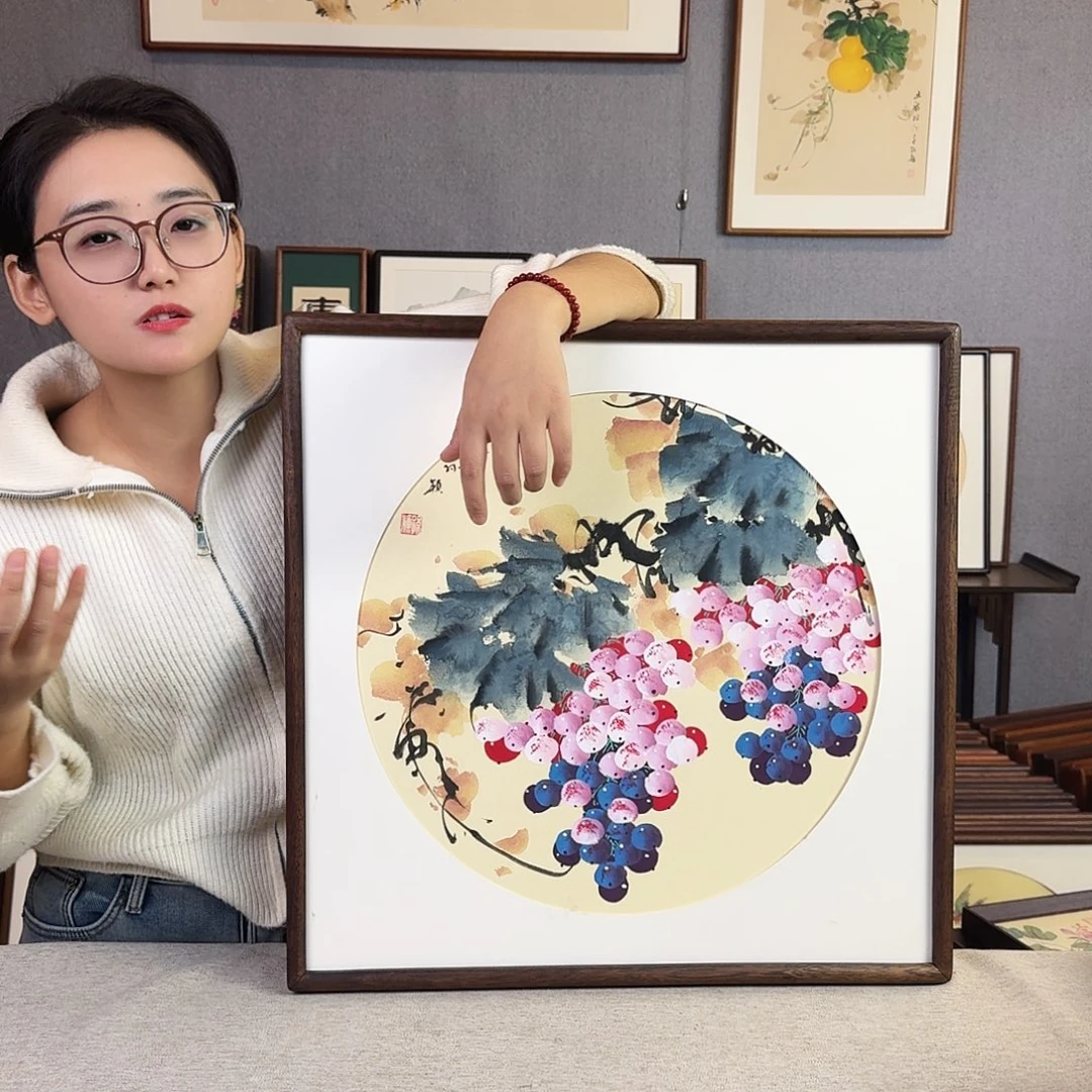 国画手绘带框尺寸： 53*53