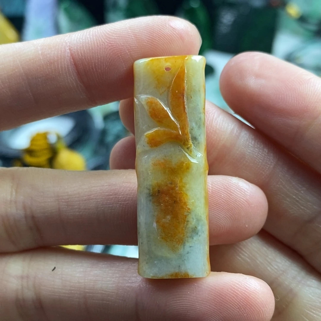 翡翠颈饰未镶嵌吊坠