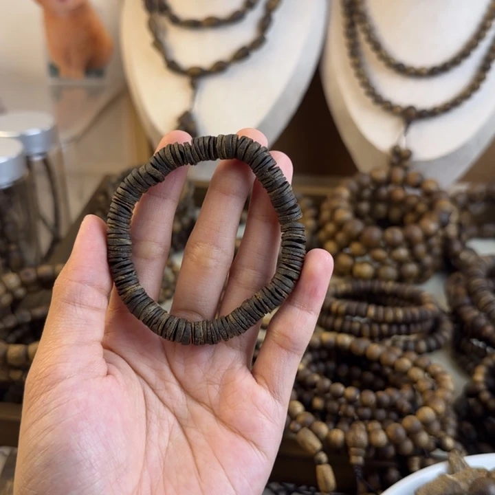 沉香碎屑沉香小*。奇楠沉香药片珠卡8- -8.16g