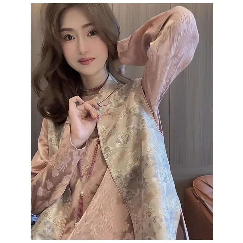 2025春季新款今年流行新中式轻国风唐装盘扣马甲女外套+时尚衬衣