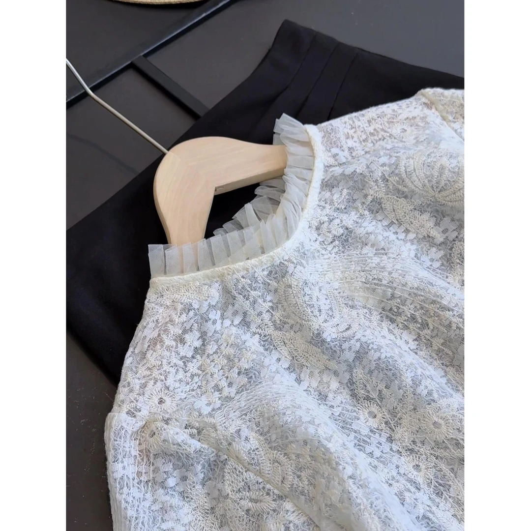 高级感镂空勾花宽松长袖蕾丝衫木耳边独特别致立领上衣