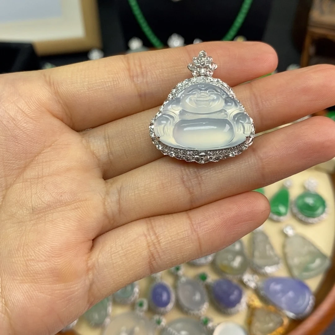 翡翠18K金镶嵌颈饰翡翠