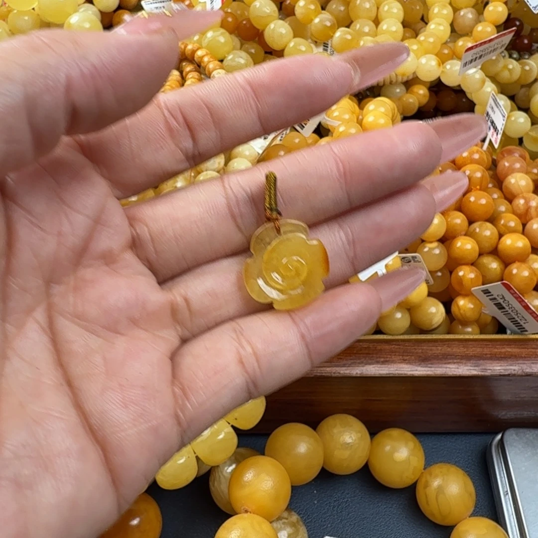 琥珀未镶嵌珠宝奇石