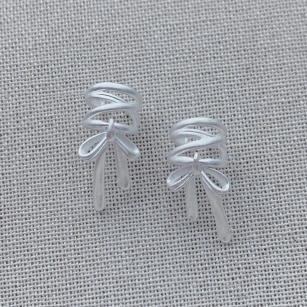 合金耳饰 芭蕾少女纯白蝴蝶结耳夹女小众高级感无耳洞耳骨夹新款