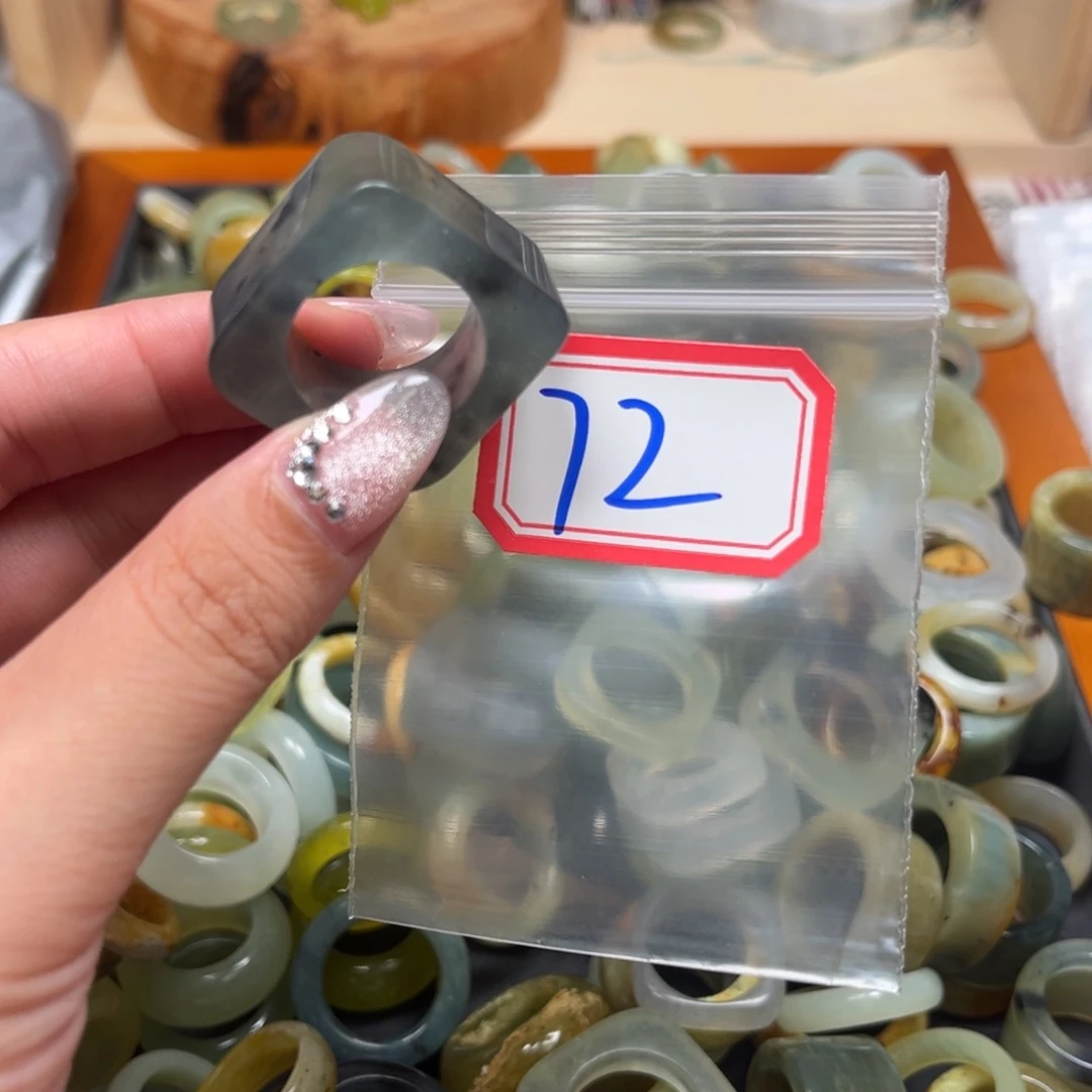 表***匠蛇纹石玉未镶嵌珠宝奇石