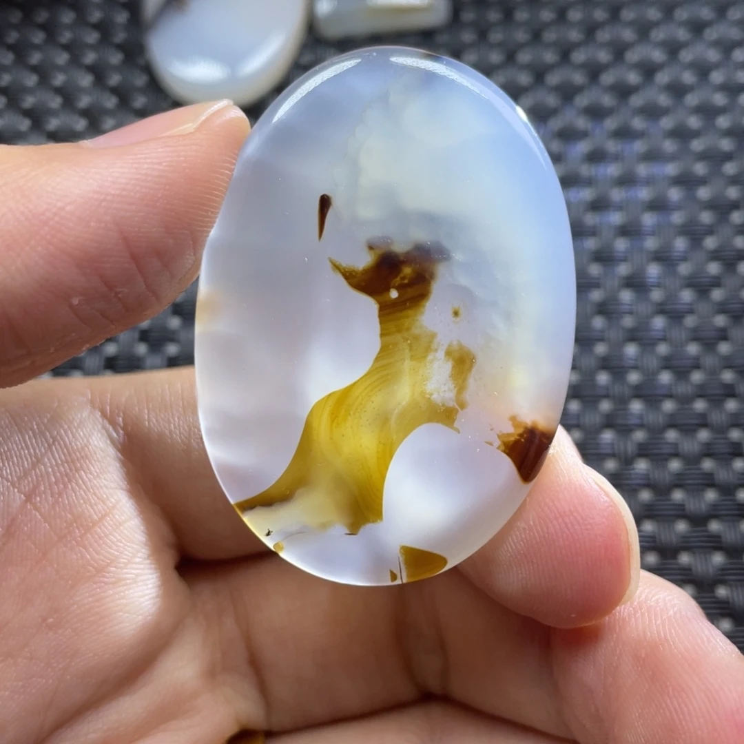 未镶嵌颈饰玛瑙/玉髓半*