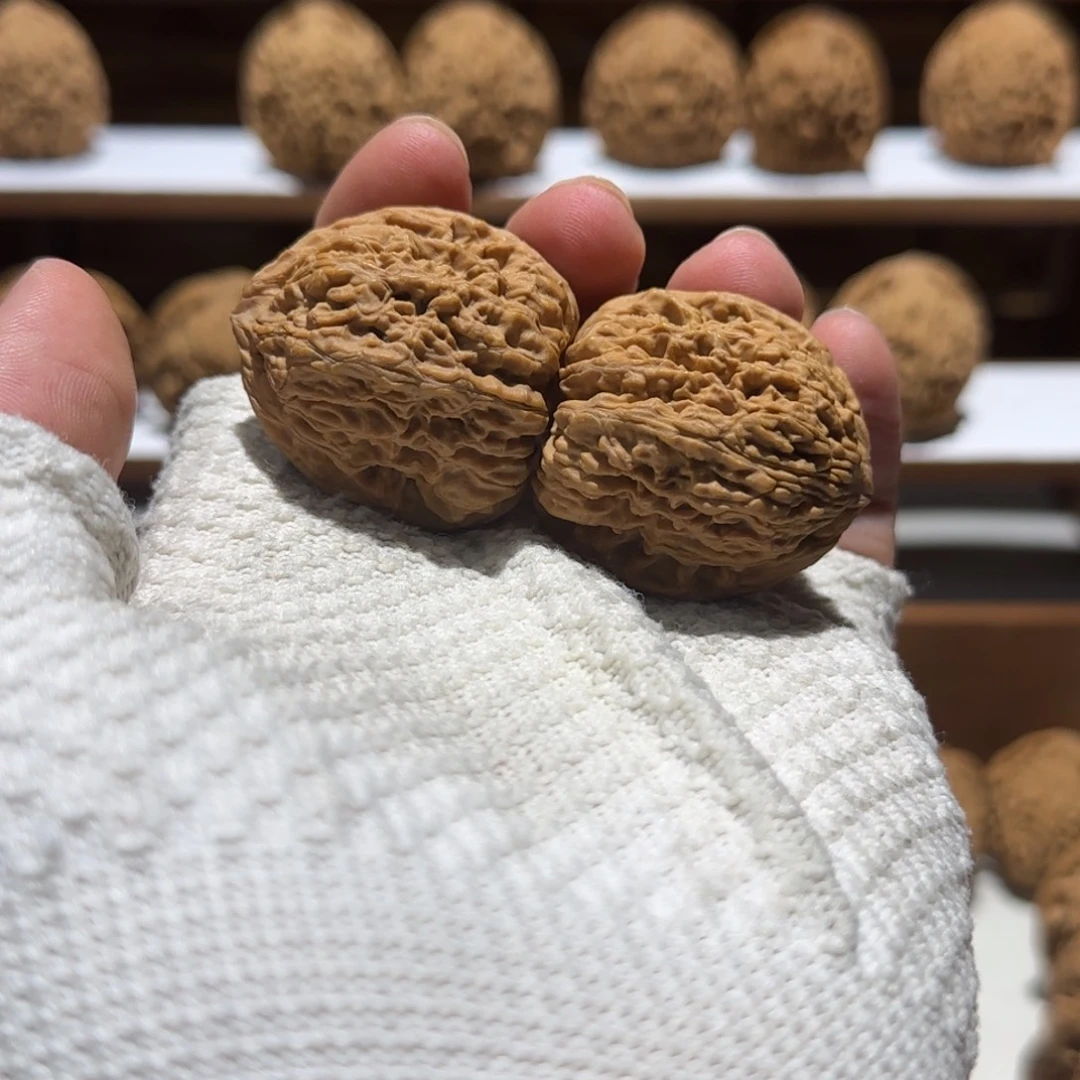 文玩核桃吊坠34尺寸南疆石手捻