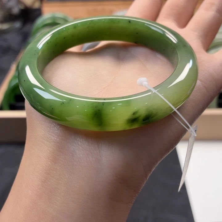 和田玉未镶嵌手镯碧玉正装特价