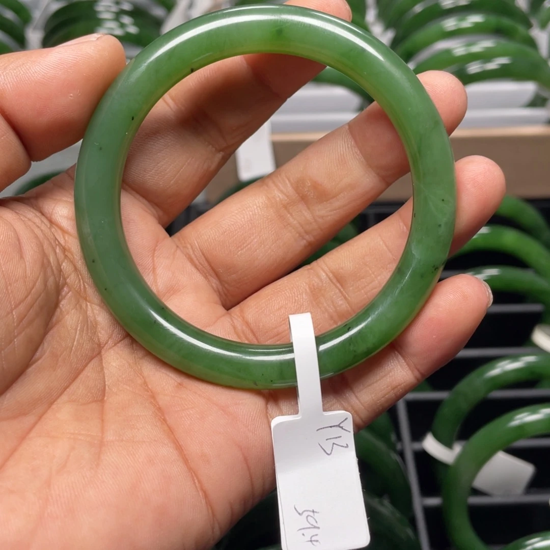 和田玉（碧玉）未镶嵌手镯瑕疵款特漏