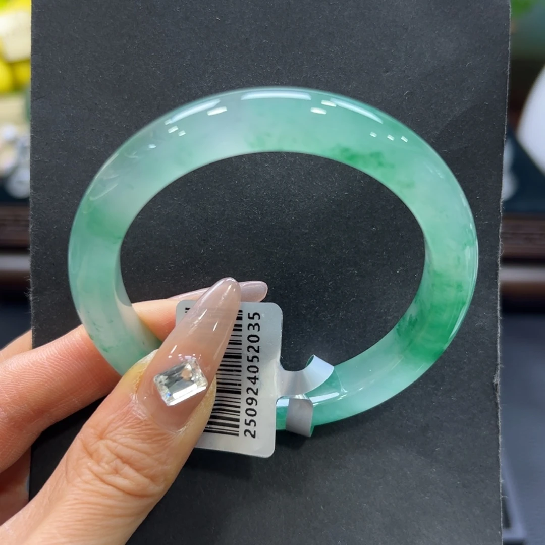 石英质玉（非洲翠）未镶嵌手镯56-57