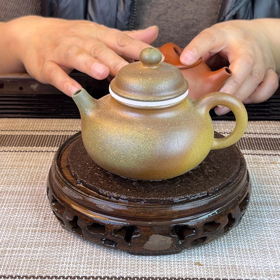 紫砂茶壶黄金段180cc