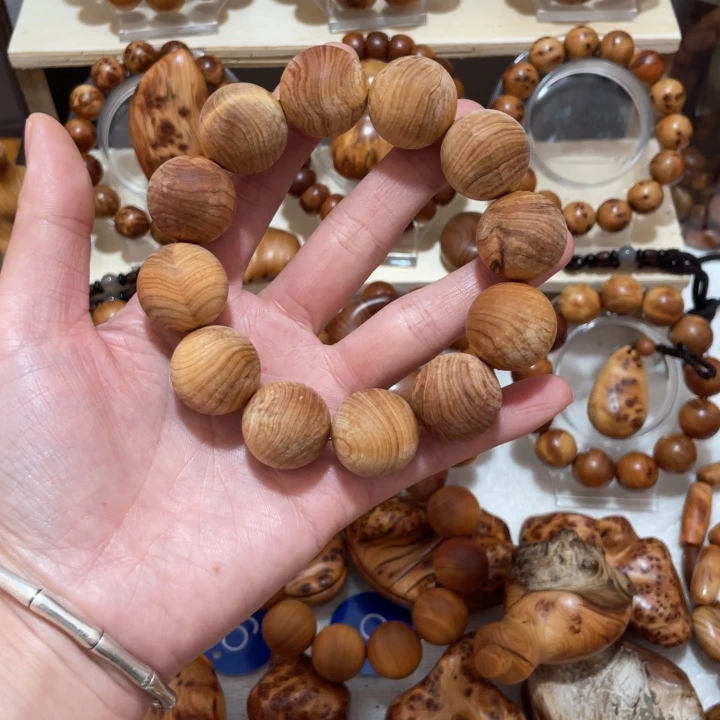 柏木-*米太行崖柏2.0毛珠