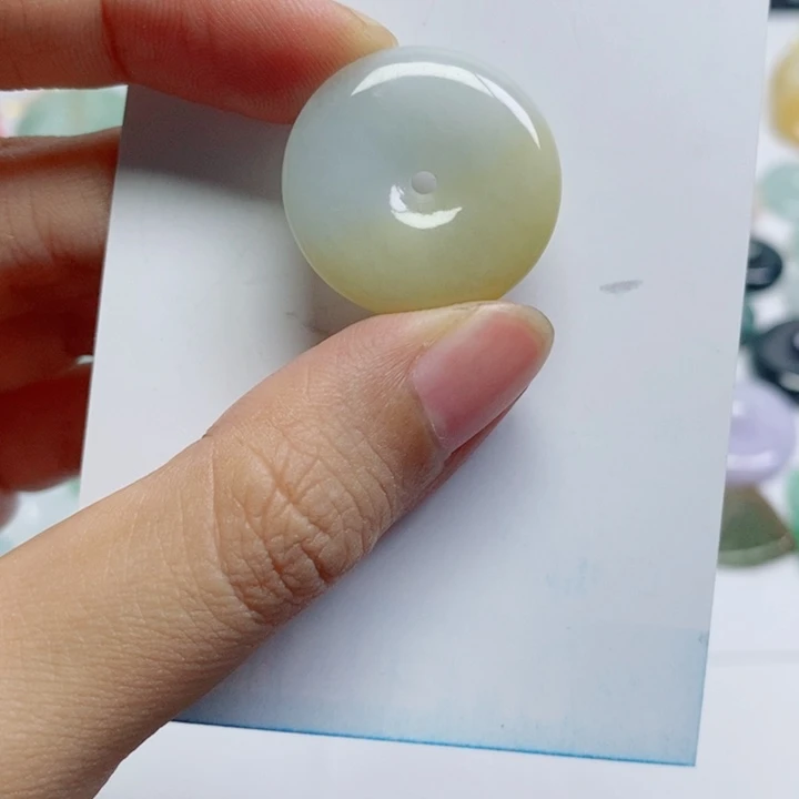 翡翠未镶嵌颈饰翡翠平安扣