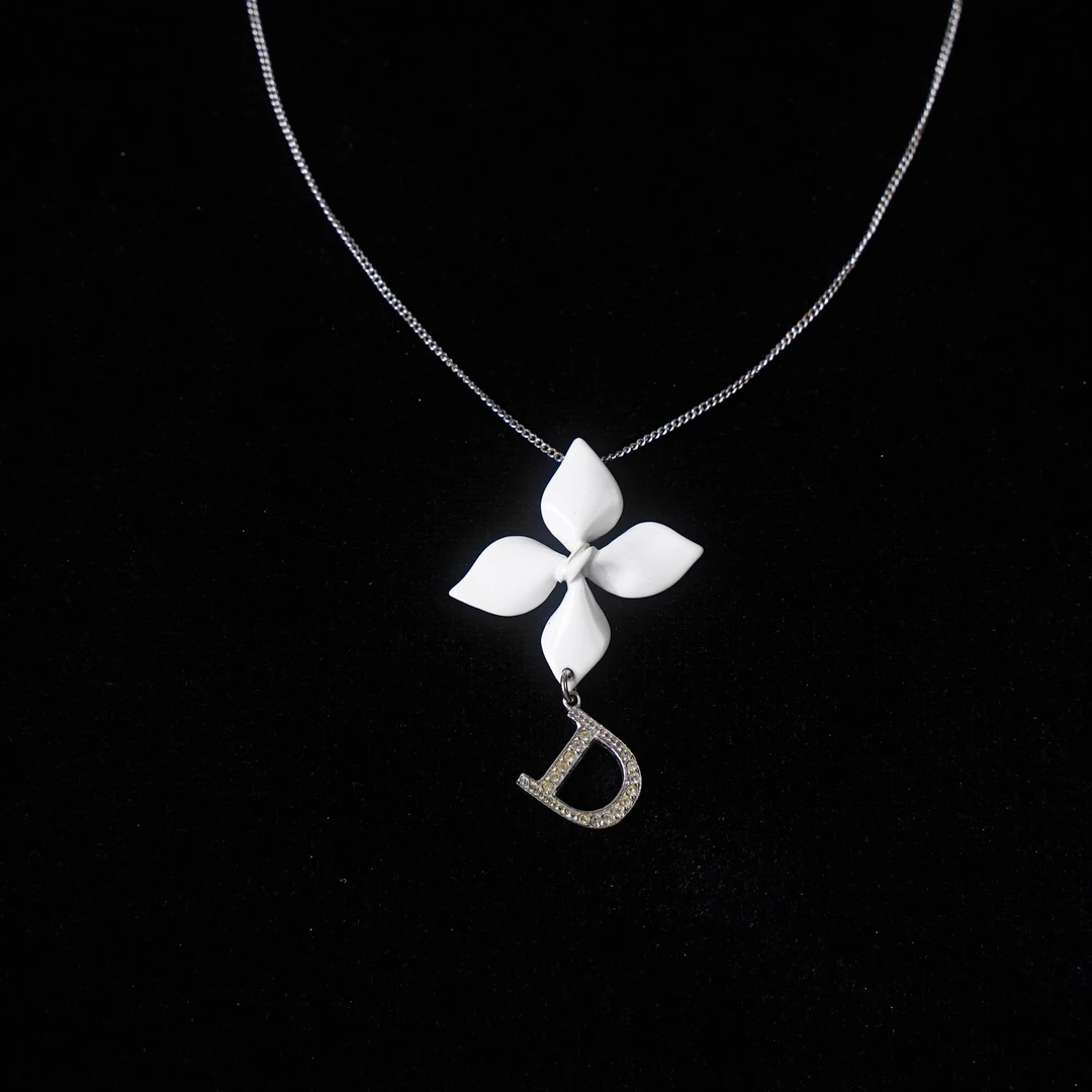 95新 DIOR/迪奥  花卉项链白色轻奢