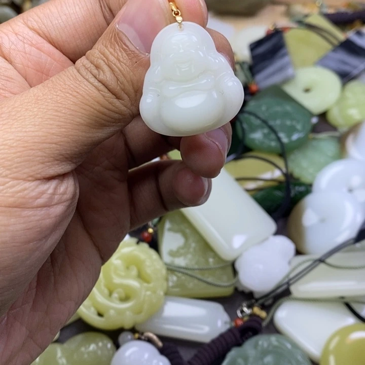 和田玉未镶嵌颈饰