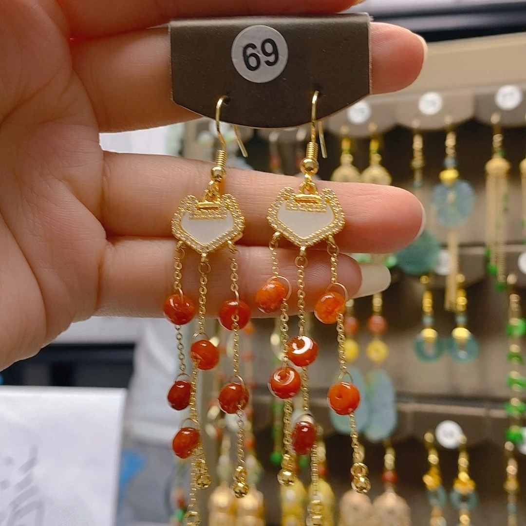 未镶嵌翡翠耳饰翡翠