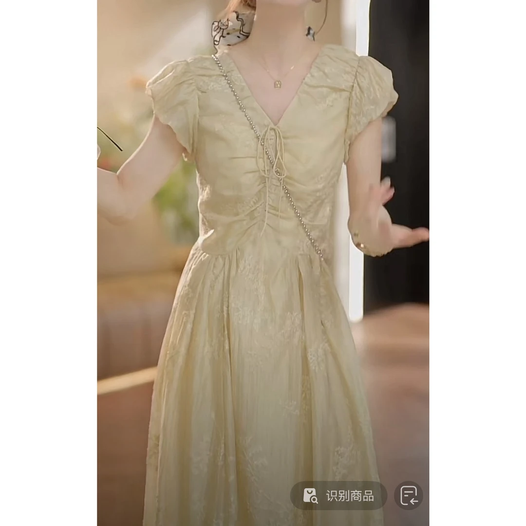 2025夏法式V领褶皱收腰泡泡袖淑女短袖连衣裙2546