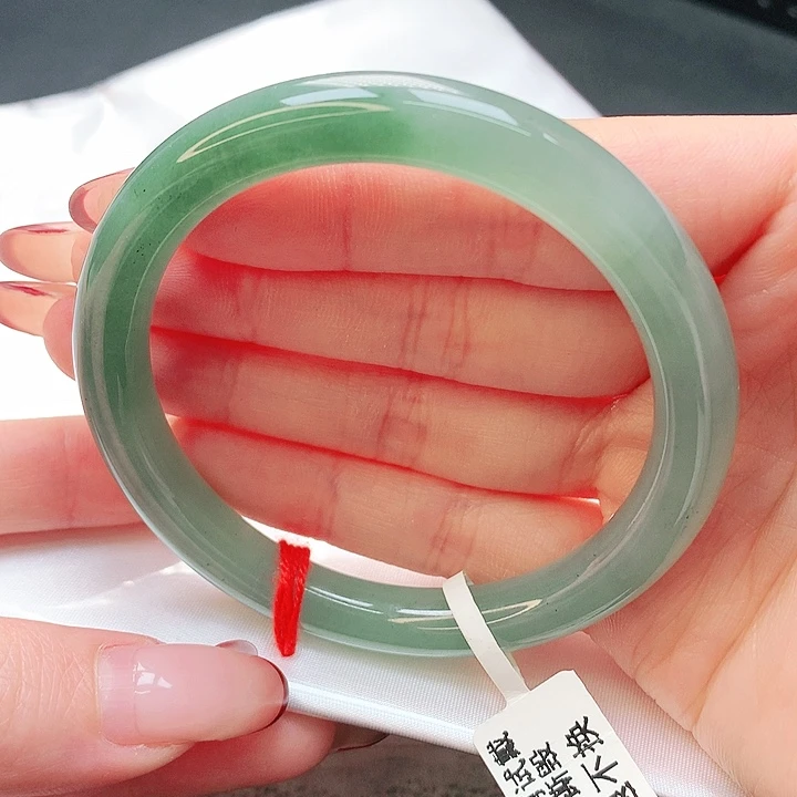 翡翠手镯未镶嵌56圆条