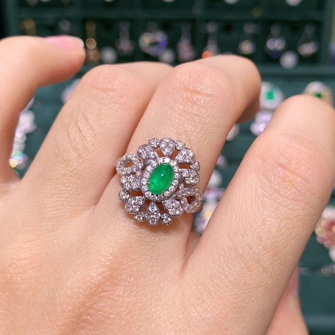 【闪购商品】祖母绿戒指18K金镶嵌