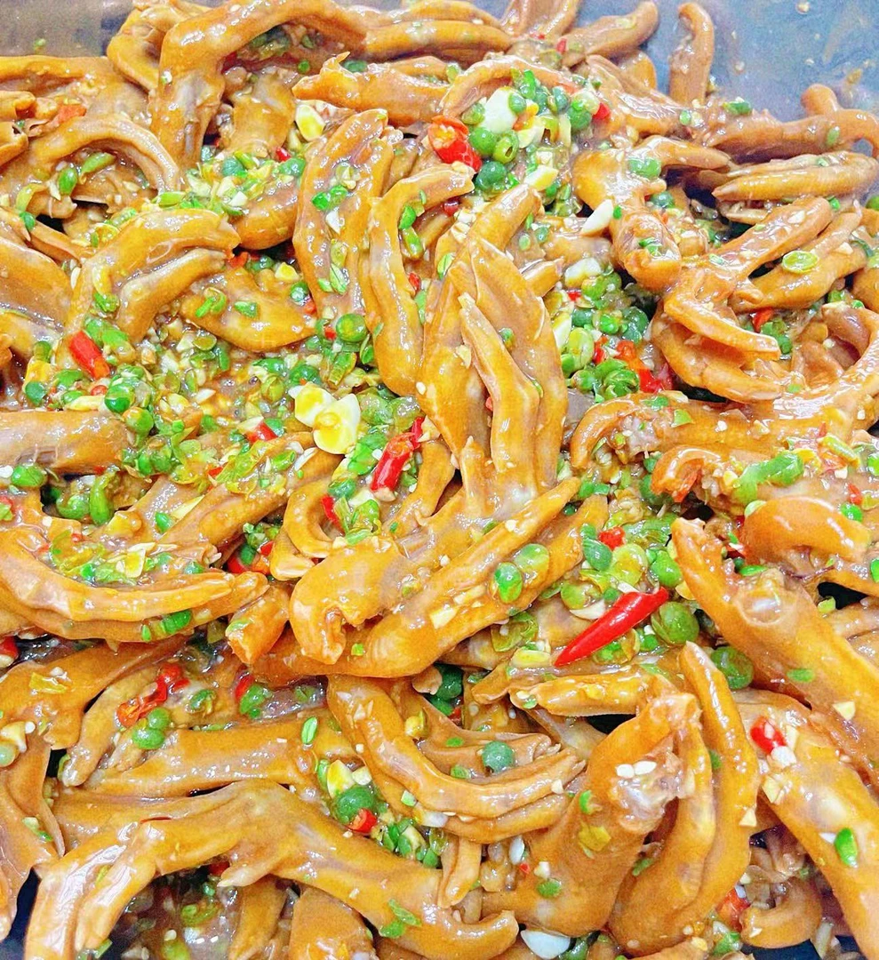 广西特色山黄皮鸭脚百香果鸭脚贡菜鸭肾蒜香鸡爪追剧零食