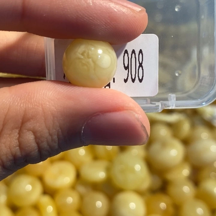 琥珀未镶嵌珠宝奇石908