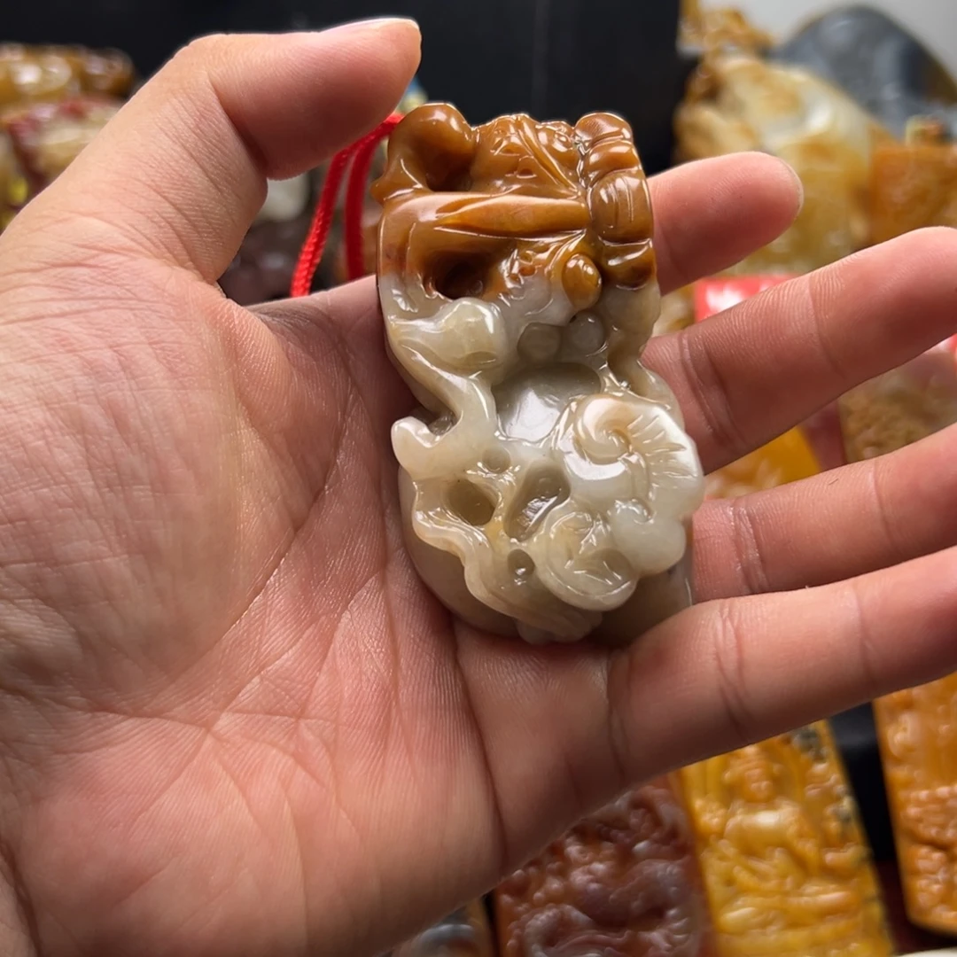 石英质玉（黄龙玉）未镶嵌黄龙玉