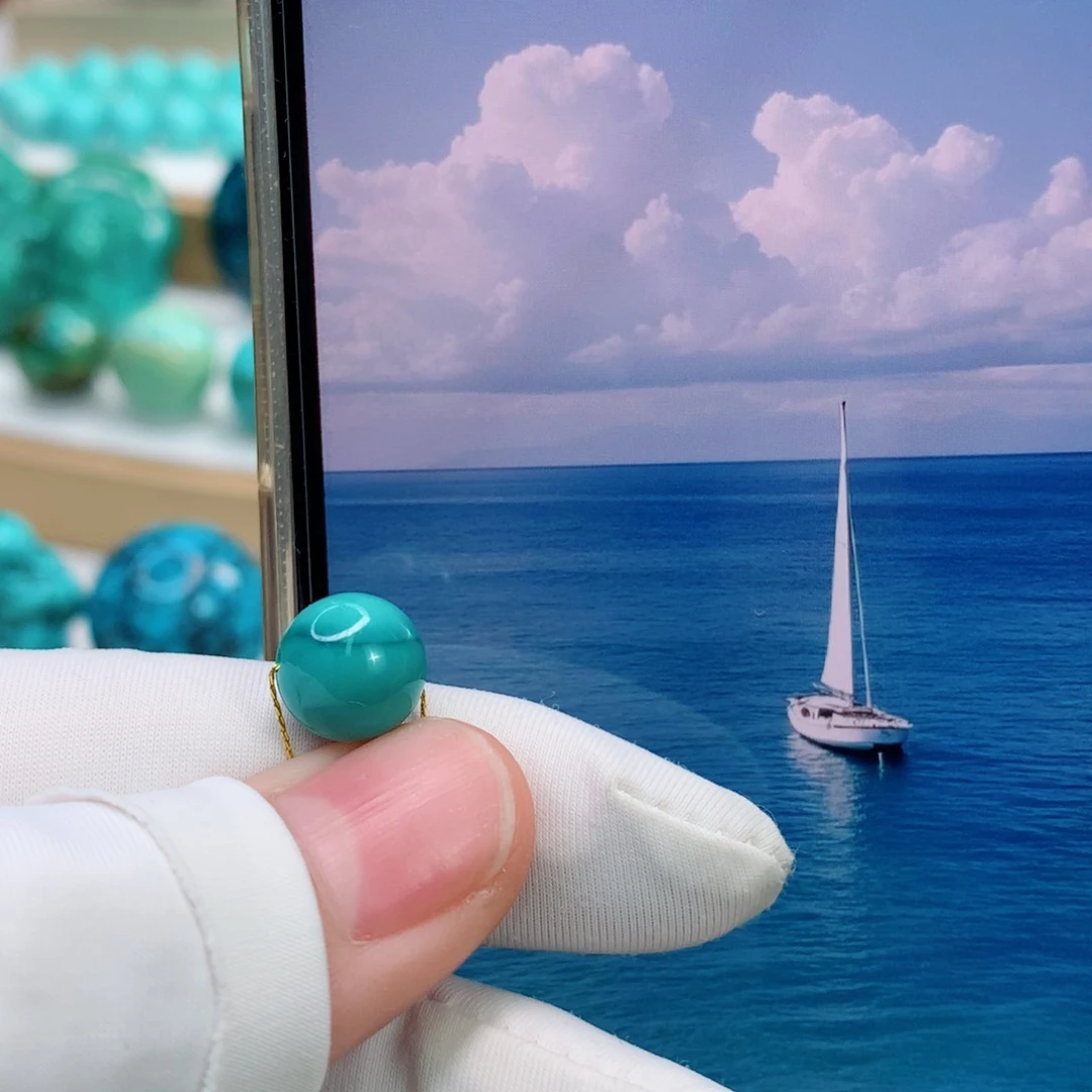 未镶嵌绿松石颈饰