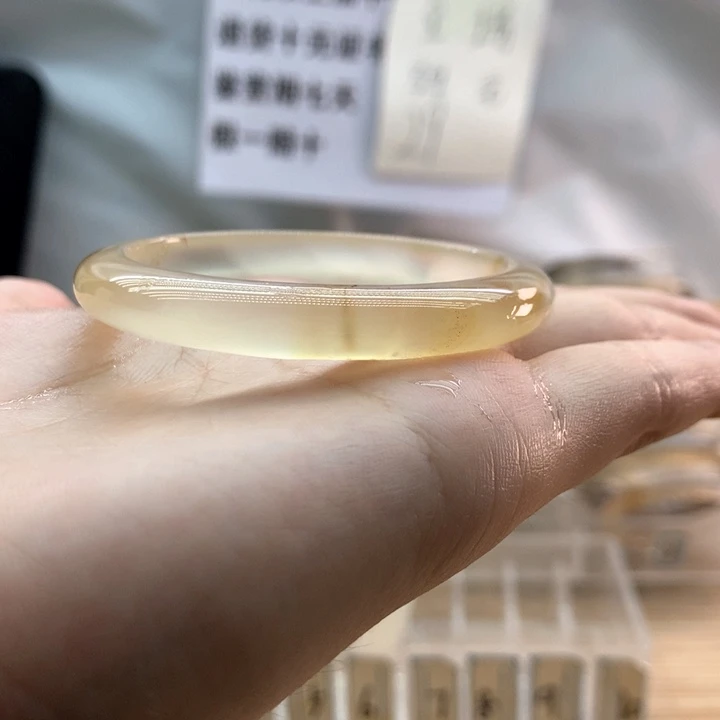 玛瑙/玉髓手镯未镶嵌漫****室