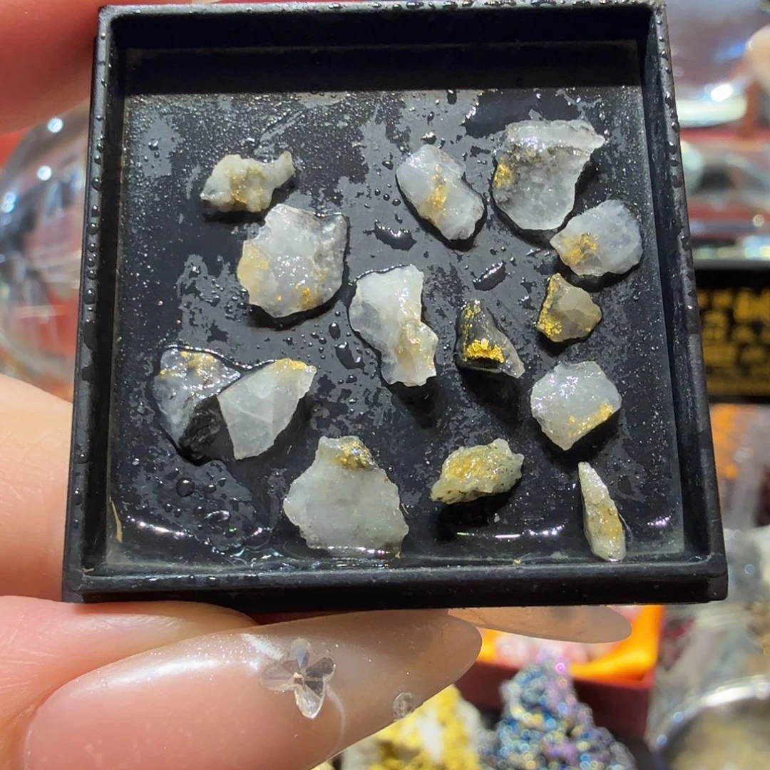 孩1g聚金阁天然明金矿标