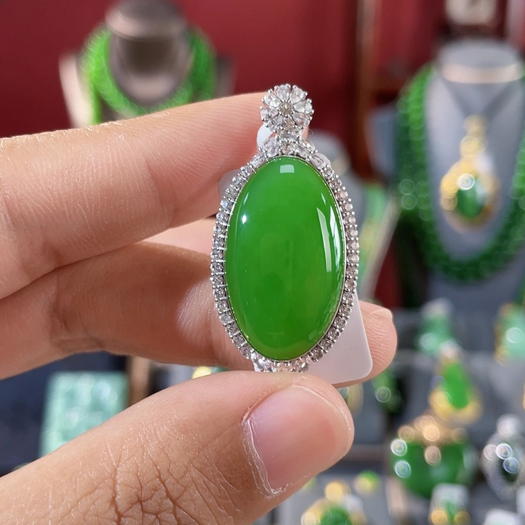 和田玉（碧玉）18K金镶嵌颈饰