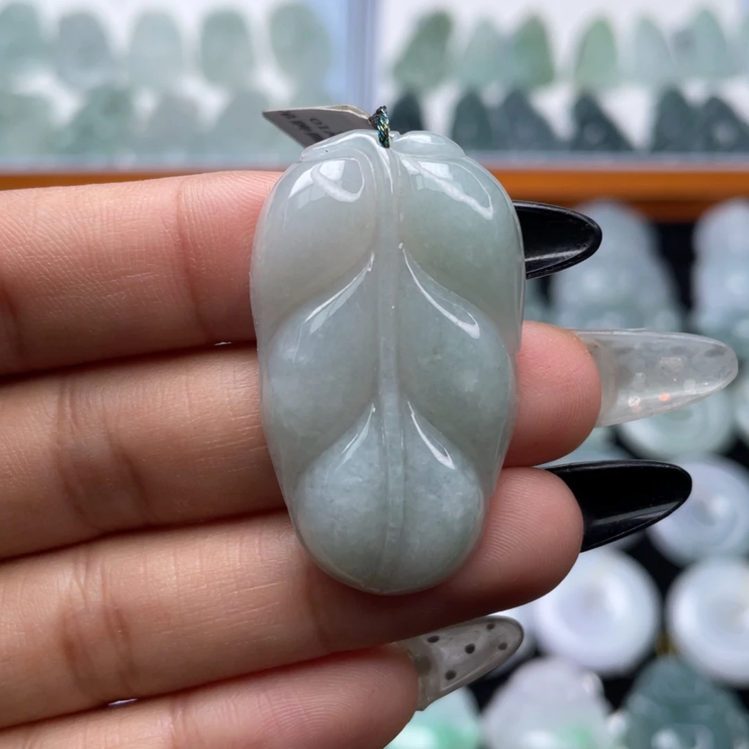 翡翠未镶嵌颈饰树叶